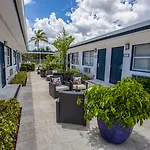 Hollywood Beach Suites And Hotel
