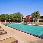 Collins Hotel Naples