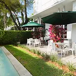 Greenview Hotel By Lowkl