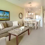 Greenlinks Golf Villas At Lely Resort