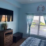 Gulf Coast Gold Private Condo - 2Bed, 2Bath, Sleep 6, Across Street From Beach, Balcony Views Of Sunsets, Beach & Gulf, Pool, Gym
