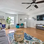 Bright Pensacola Home With Yard About 6 Mi To Beach