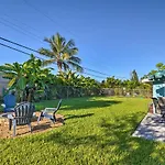 Dog-Friendly Jensen Beach Home Less Than 3 Mi To Ocean!