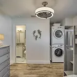Dog-Friendly Jensen Beach Home Less Than 3 Mi To Ocean!