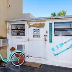 Tropic Isle Hotel & Apartment