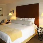 Inn On The Lakes