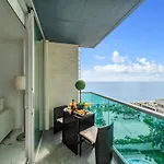 New Ocean View Condo, Direct Beach Access, Pool & Amenities At Hollywood Beach