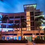 Royal Blues Hotel