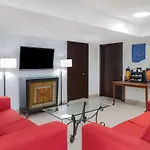 Days Inn By Wyndham Pensacola I-10