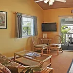 Manatee Bay Inn