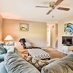 Bradenton Snowbird Sanctuary With Covered Patio!