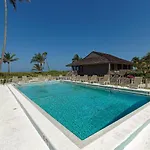 Beautiful Captiva Beach Home W/Hot Tub - On The Beach!