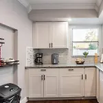 Entirehouse W/Bush Garden View_Private Heated Pool