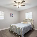 Entirehouse W/Bush Garden View_Private Heated Pool