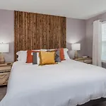 1137 Aloha