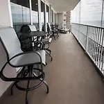 New Rental - 3Br 3Ba Corner Beachfront - 2024 Remodel - 3 Pools, Tiki Hut, Gym, Tennis