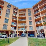 Reef Club 407