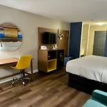 Days Inn By Wyndham Sarasota I-75
