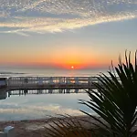 Boardwalk Inn And Suites