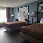 Super 8 by Wyndham Dania/Fort Lauderdale Arpt