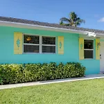 Palm Beach Townhome 4 Mi To Juno Beach Park!