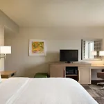 Hampton Inn & Suites Largo