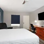 OYO Hotel Marianna East Hwy 71
