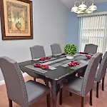 Comfortable Pool Home With Spa & Games Room Close To Disney