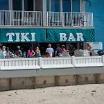 607 - Island Inn