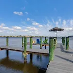 Waterfront Stuart Oasis With Hot Tub And Dock!