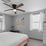 Castaway Cottage