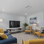 Castaway Cottage