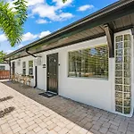 Haley\'S At Anna Maria Island Inn