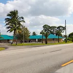Lake Grassy Inn & Suites