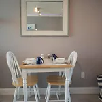 413 - Island Inn