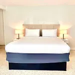 North Beach Hotel
