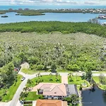 Resort Like Amenities Close To Beach