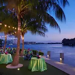 Waterstone Resort & Marina Boca Raton, Curio Collection By Hilton