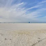 Beachfront Siesta Key Condo With Pool Access!