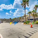 Cozy Daytona Beach Condo - Steps To Ocean!