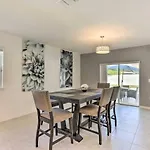 61 Massive 4 Bedroom Close To The Beach With A Pool