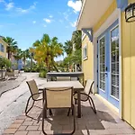 Pineapple Dream Cottage With Private Hot Tub Near Disney And Margaritaville Resort Access - 8000Sb