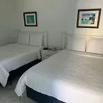Edgewater Lodge