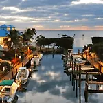 Seaside Serenity, Brand New 2 Bed 2 Bath Pool Beach Area, Tennis Pickleball 2024 Remodel