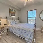 Tropical Gulf Front Condo With Picnic Area & Grills - Unit 0802