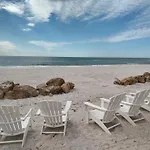 Bungalow Beach Resort