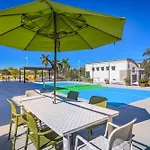 Naples Park Central Hotel
