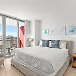 Water View Building With Pool - 5-Min Walk To The Beach