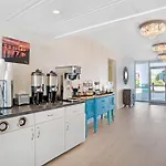 Best Western Navarre Waterfront