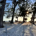 Alamanda Villa On Holmes Beach